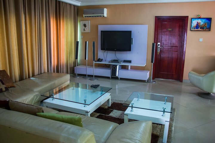 Room 26 of 69