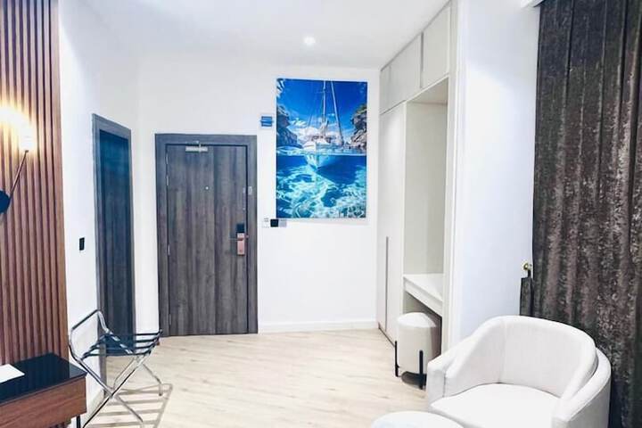 Room 19 of 36