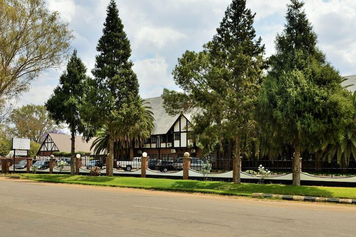 Hotel Exterior 90 of 93