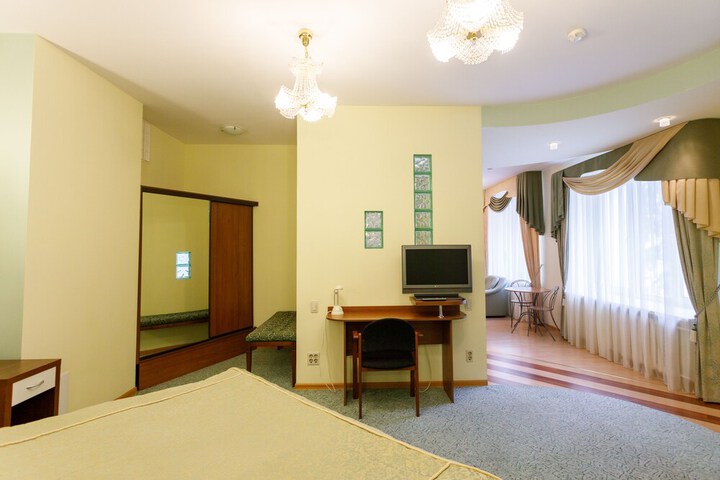 Room 40 of 82