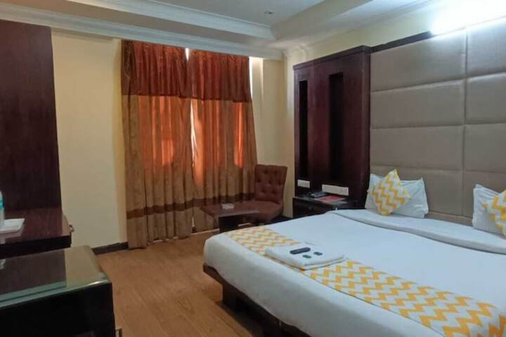 Roomshala Hotel J JOy