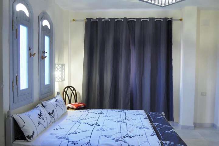 Room 25 of 107