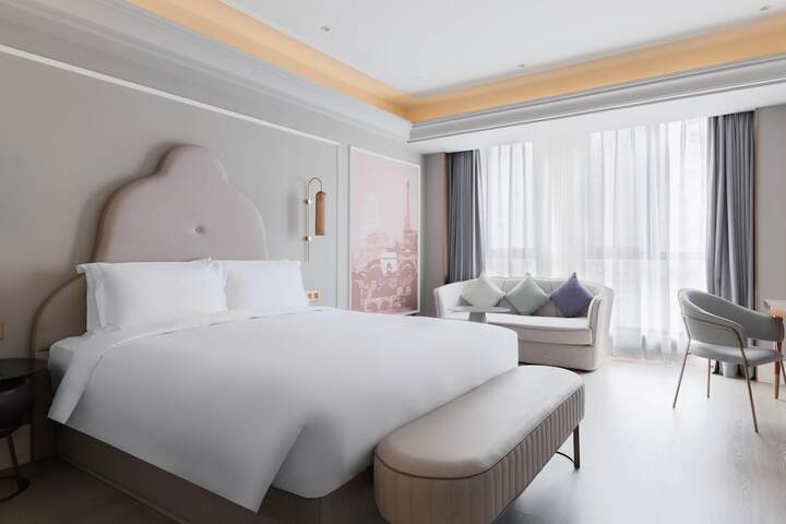 Room 28 of 40