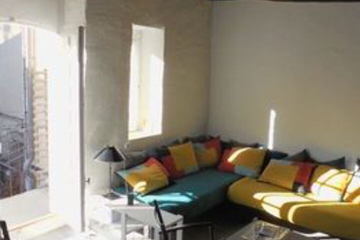 Room 17 of 28