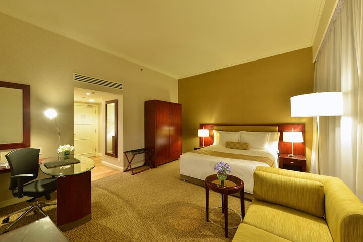 Room 4 of 70