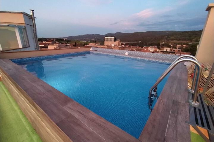 Hotel with Pool