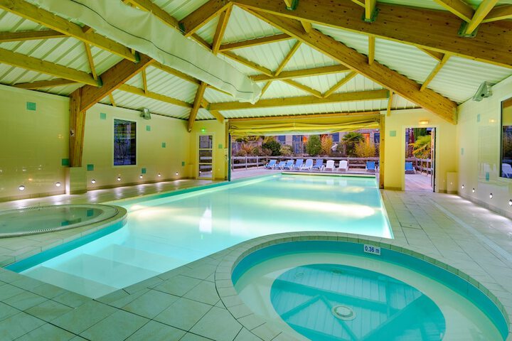 Hotel with Pool