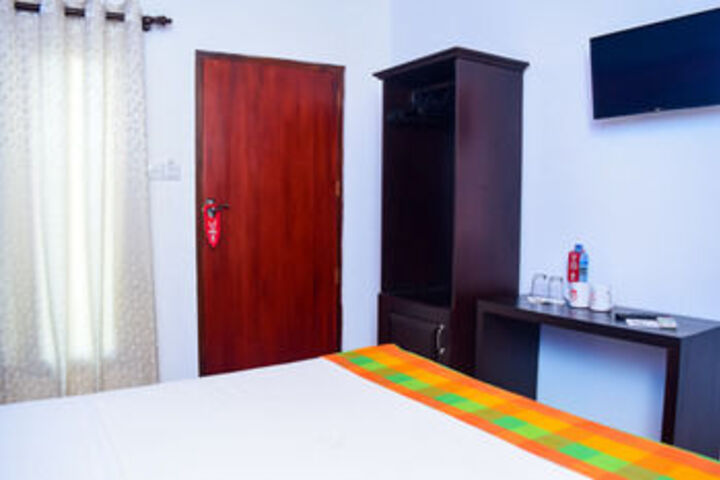 Room 12 of 34