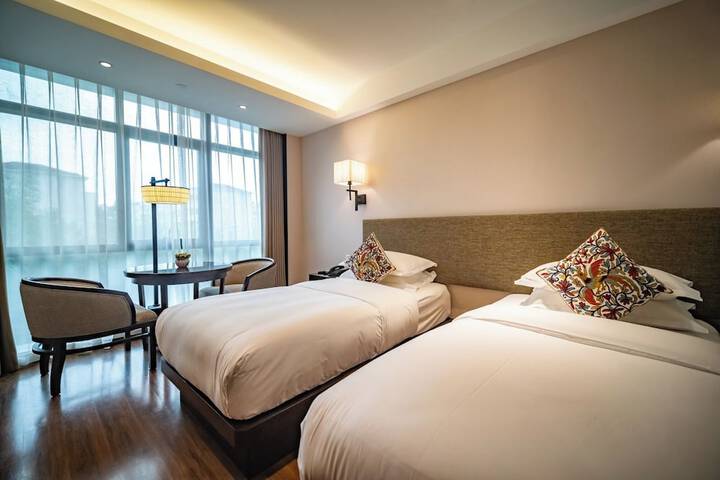 Room 43 of 111