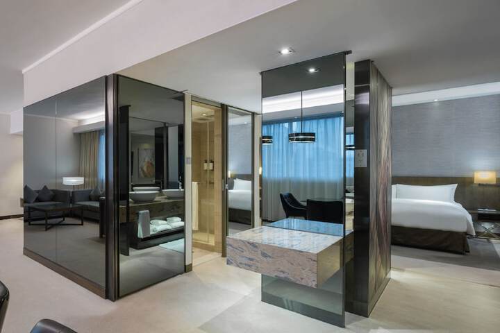 Room 22 of 48