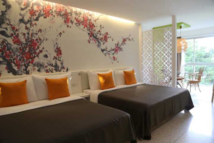 Room 8 of 192
