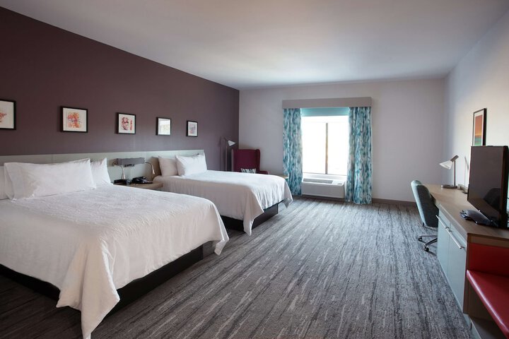 2 Queen Beds (3 of 9)