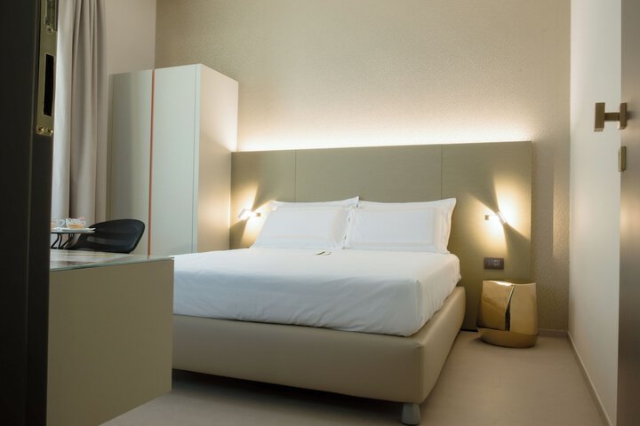 Room 15 of 41
