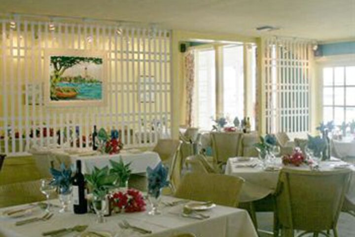 Dining 32 of 32