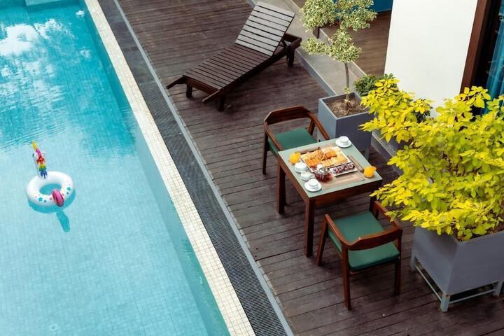Pool 13 of 21