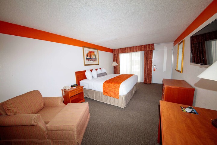 Room 9 of 30