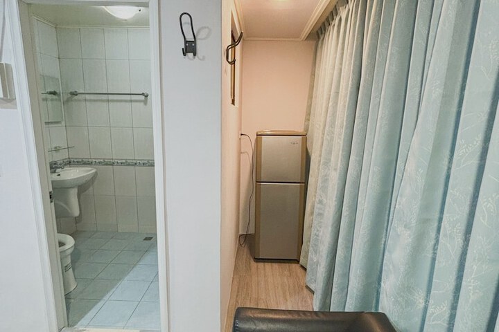 Room 33 of 56