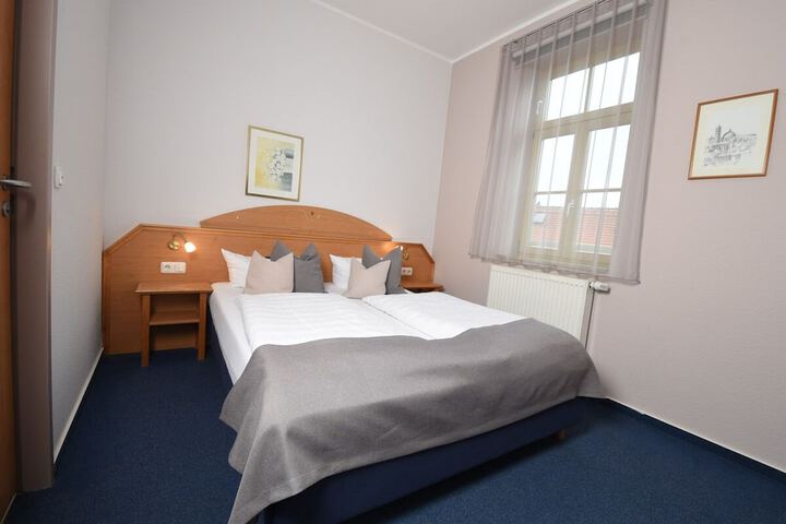 Room 13 of 50