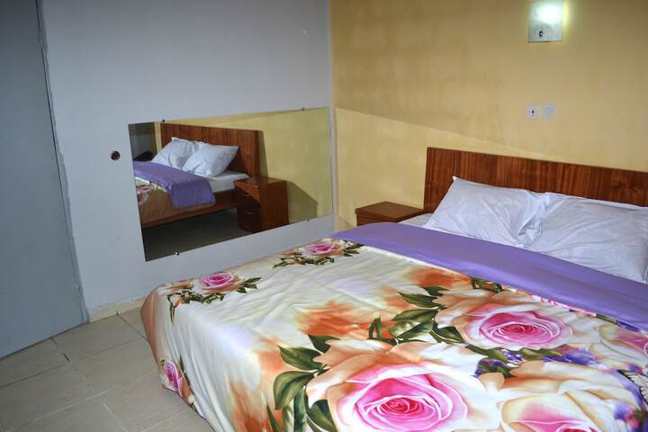 Room 10 of 23