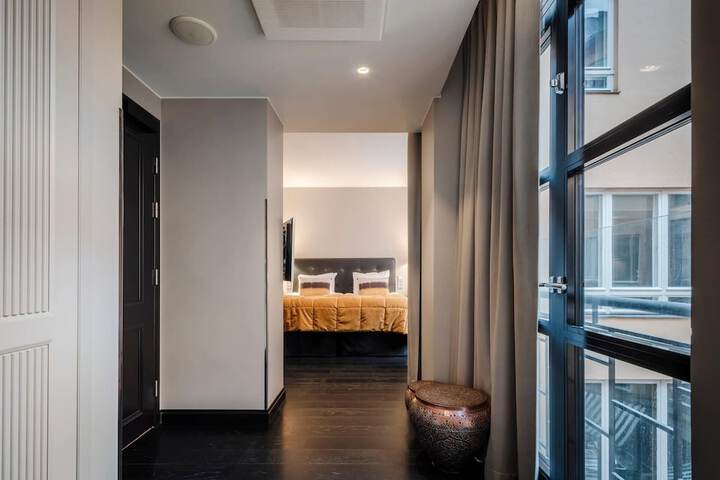 Room 38 of 100