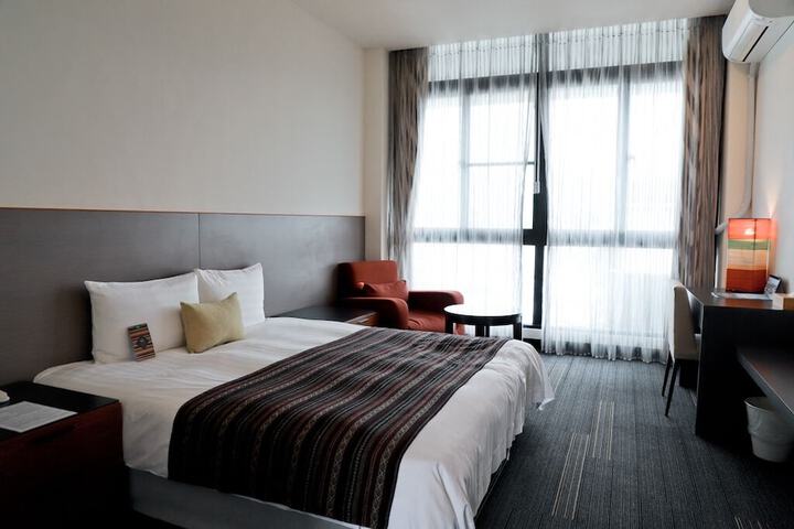 Room 8 of 48