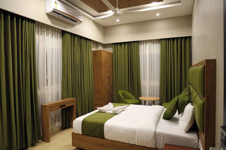 Room 11 of 24