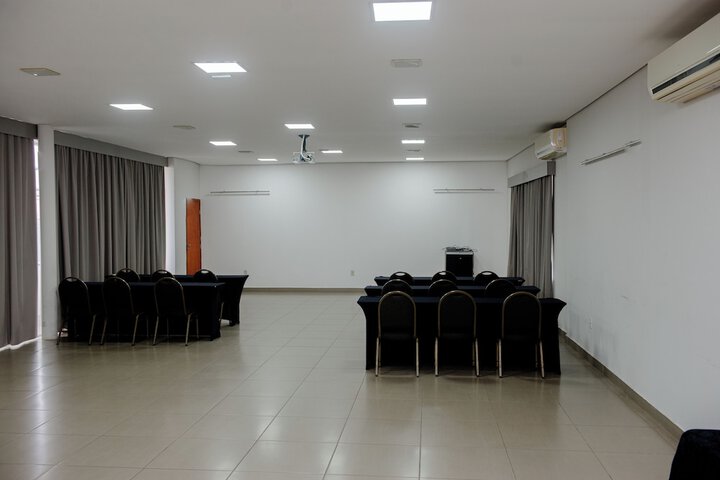 Ballroom/Hall 38 of 49