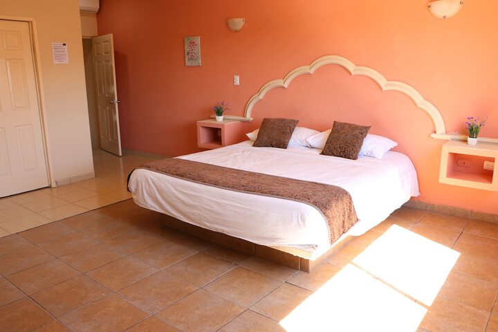 Room 14 of 30