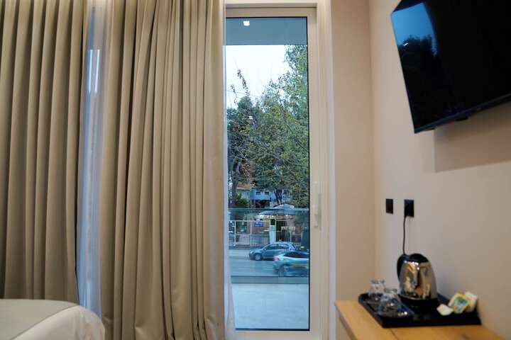 Room 156 of 249