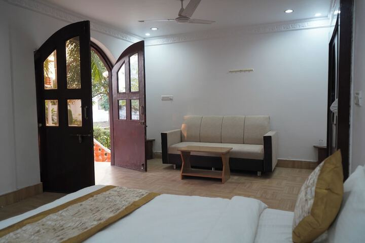 Room 16 of 81