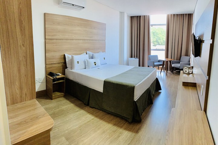 Room 8 of 35