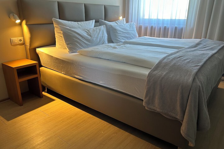 Room 25 of 51