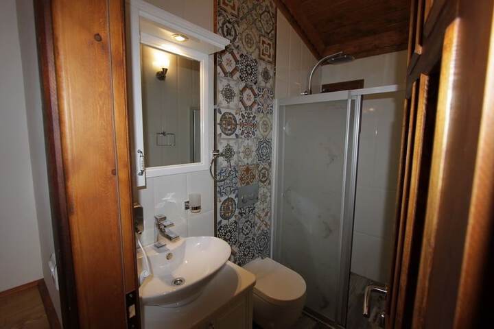 Room 73 of 130