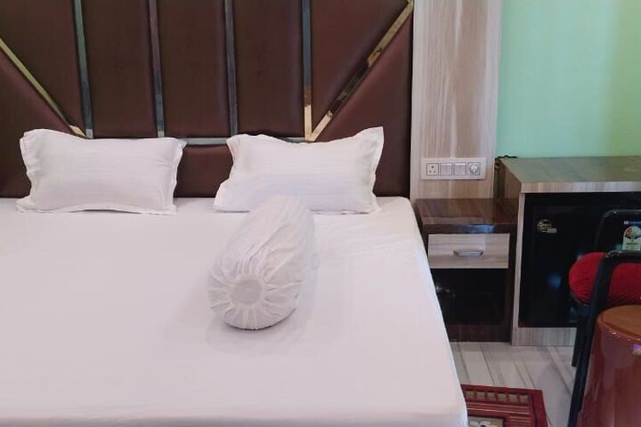 Room 25 of 28