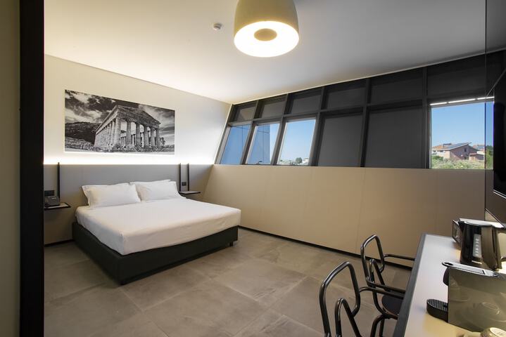 Room 25 of 123