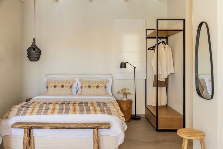 Room 4 of 43