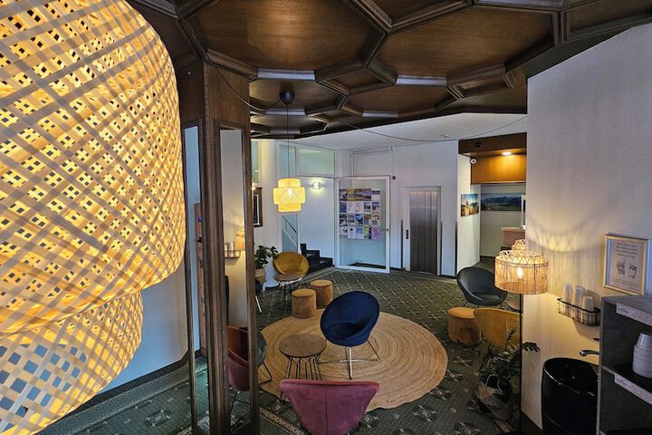 Hotel Lobby