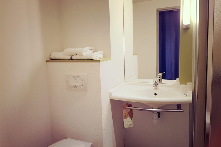 Room 6 of 29