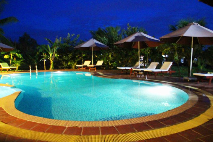 Pool 51 of 109