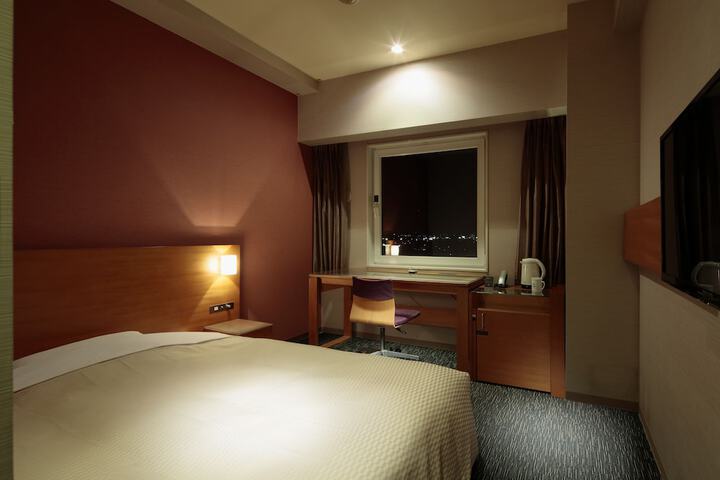 Room 11 of 50