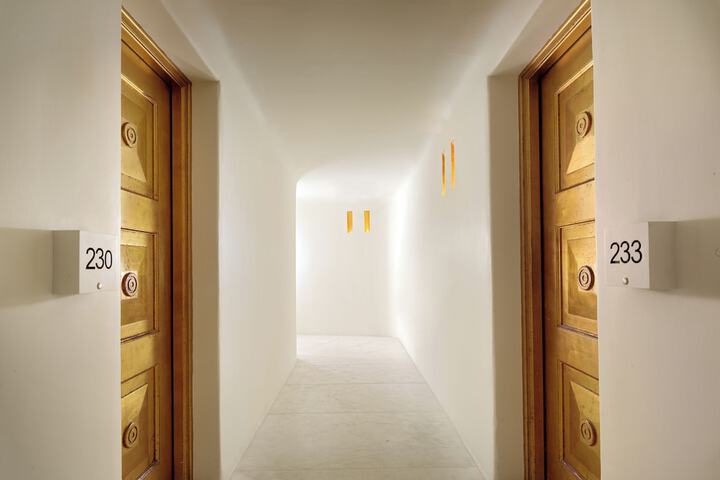 Ballroom/Hall 119 of 139