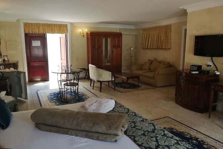 Room 18 of 133