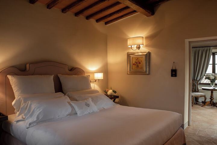 Room 2 of 71