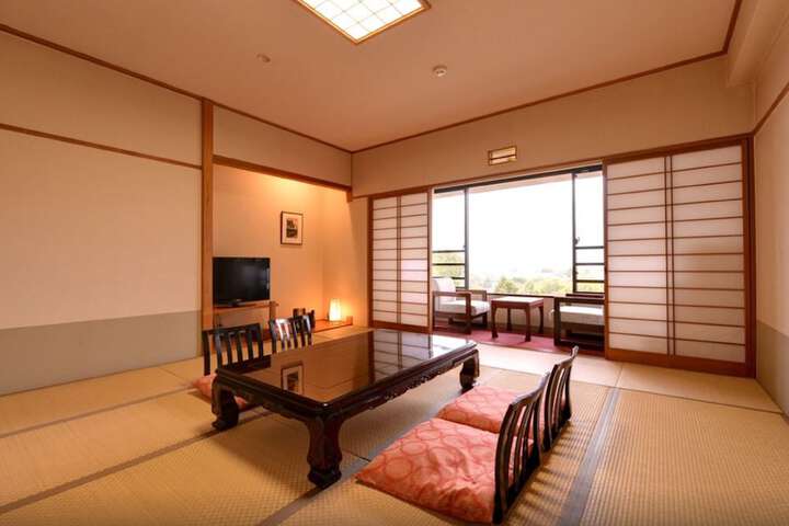 Room 4 of 81