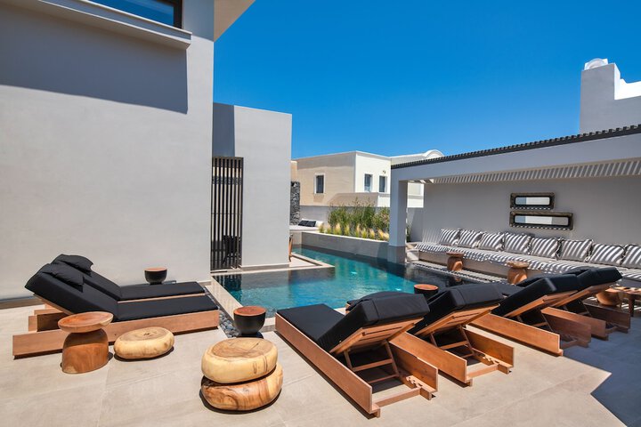 Pool 20 of 37