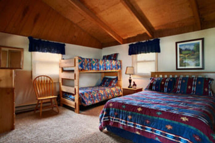 Room 4 of 10
