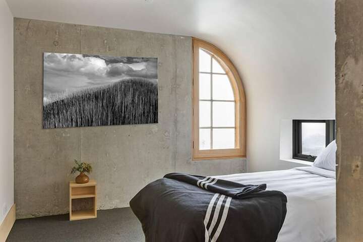 Room 6 of 34