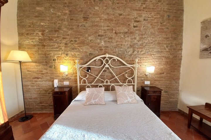 Room 7 of 44