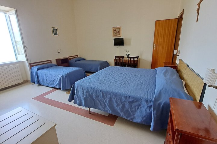 Room 25 of 110