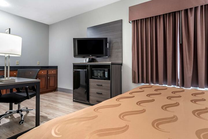 Room 13 of 24